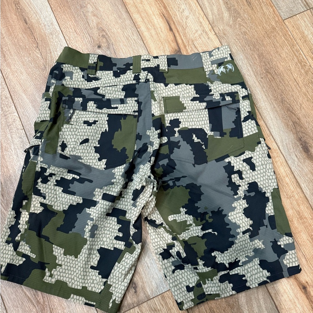 KUIU Cargo Shorts Green and Black Outdoor Essential - Picture 2 of 3